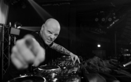DJ