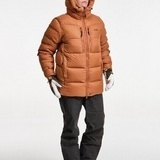 Modell för outdoorvarumärke Modell för outdoorvarumärke