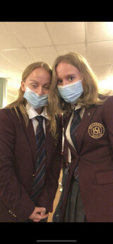 Första gången med skoluniformen - Young Royals Första gången med skoluniformen - Young Royals