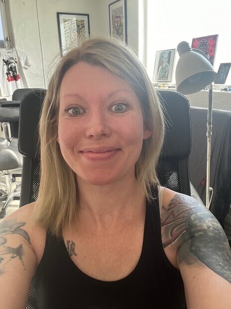 På tatueringsstudion