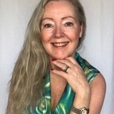 Selfie taget i mit hjem april 2025 Selfie taget i mit hjem april 2025