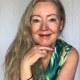 Selfie taget i mit hjem april 2025 Selfie taget i mit hjem april 2025