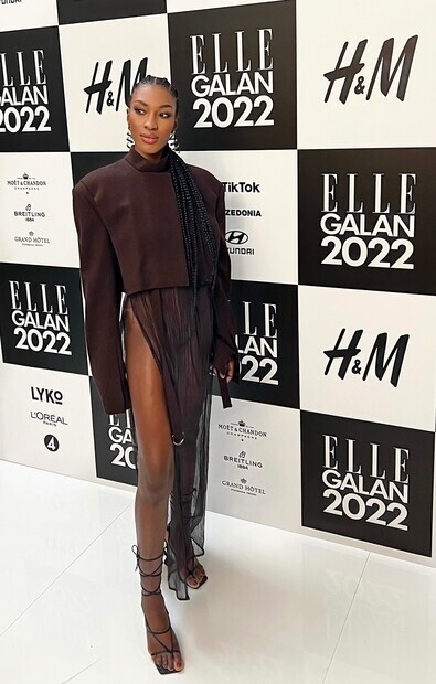 Elle galan Elle galan