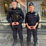 Jag och en kollega redo för en scen Jag och en kollega redo för en scen