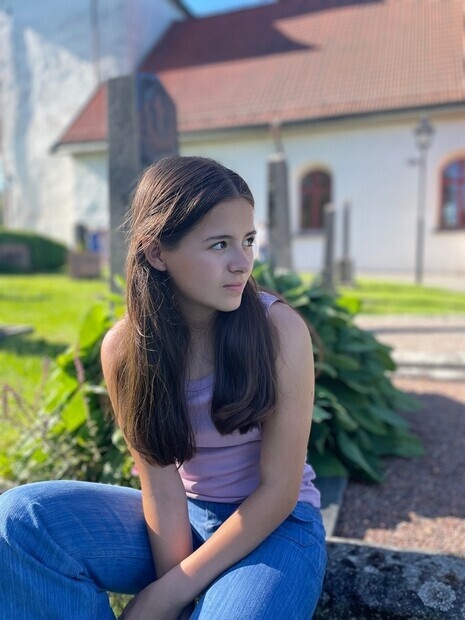 Kul filminspelning med klädsel från annan epok