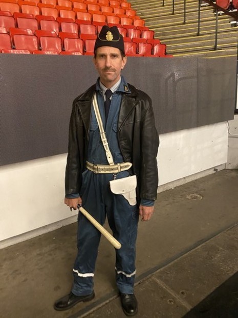 Agerande Polis! Himla kul?? Agerande Polis! Himla kul??