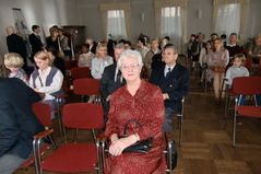 Torka aldrig tårar utan handskar. Torka aldrig tårar utan handskar.