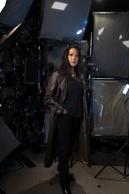 Dr. Vivian Nguyen i SAMSON, Liquid Swords-Massive Shape