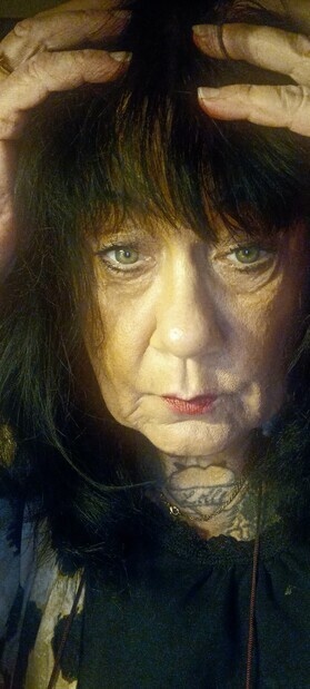 Från DramaCenter Göteborg  då Å nu här i statist,se