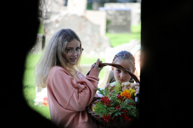 Gudstjeneste med sang og dans