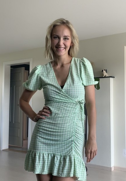 Nesten helfigur Nesten helfigur