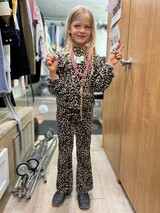 Går bananas i bland Stylistens grejer i location truck Går bananas i bland Stylistens grejer i location truck