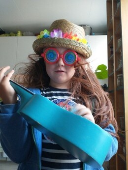 Morsom å liker å impone med en kul sang Morsom å liker å impone med en kul sang