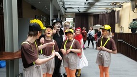 Gakk (Den stygge andungen) etter forestilling.