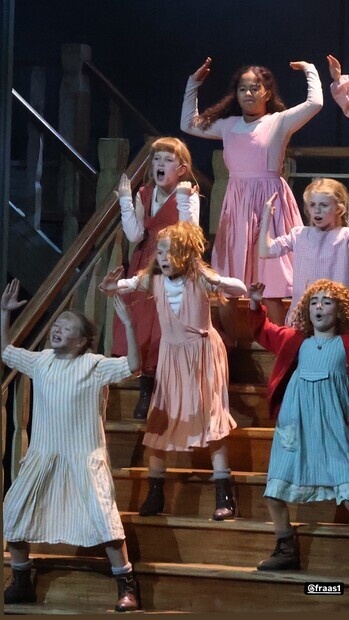 Fra Annie p Folketeateret
