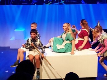 Alice I Eventyrland Teater show Alice I Eventyrland Teater show