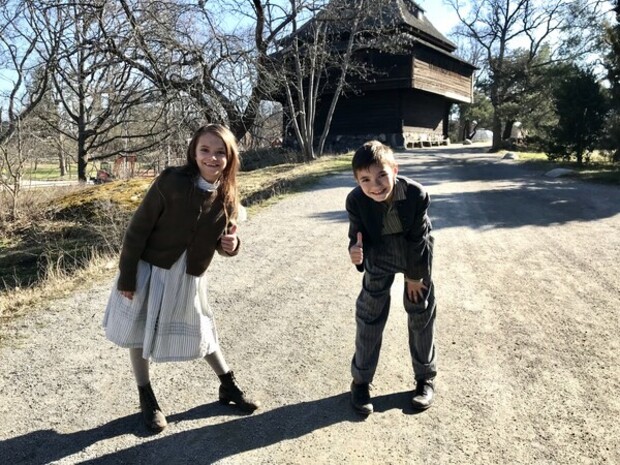 Med min låtsas syster Med min låtsas syster