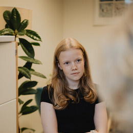 Skådespelerska ungdom i psykatrin