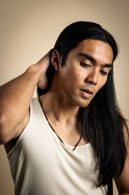 Model for Sägen Jewelry