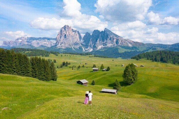 Dronebilde fra Dolomittene