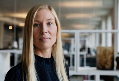 WOMAN story WOMAN story