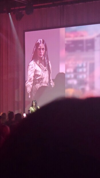 Hair fashion model Hair fashion model