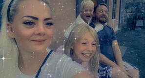 Morsom familie på fire