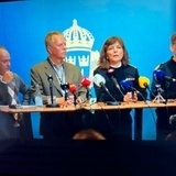 Hll i presskonferens som PR officer p polisen.