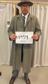 Folk i gata.. Tatt ut i en sene for å hilse på Sonja