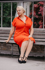 Professionel skuespillerinde. Professionel skuespillerinde.