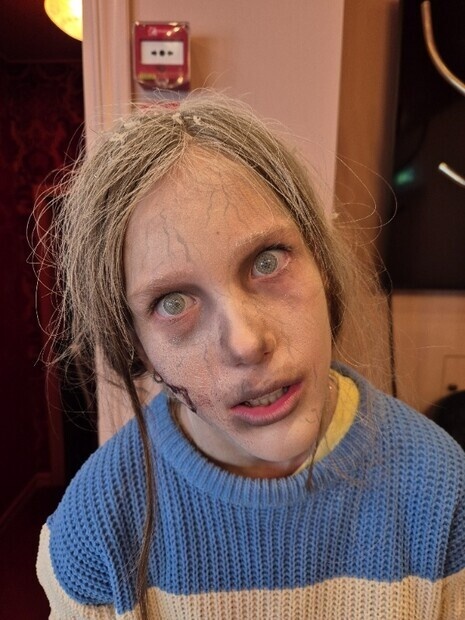 Zombiesta, Grna Lund