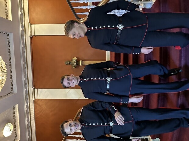 Danset på ball som kadett Danset på ball som kadett