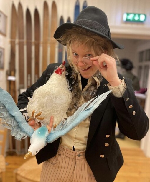 Leclerc med hønene sine