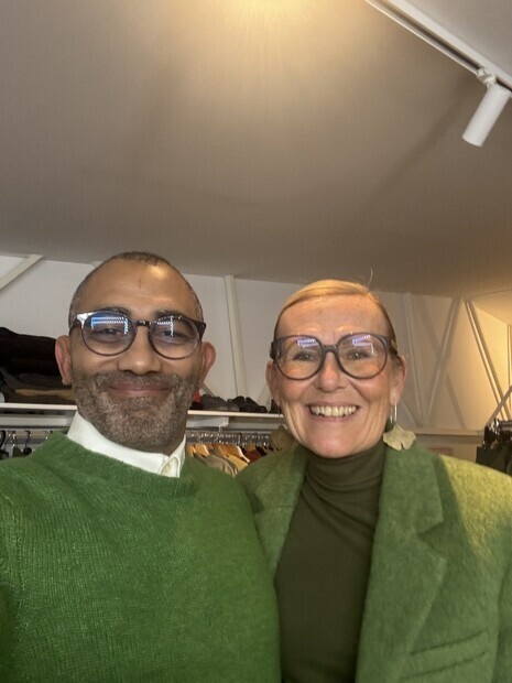 Två nöjda bankkunder