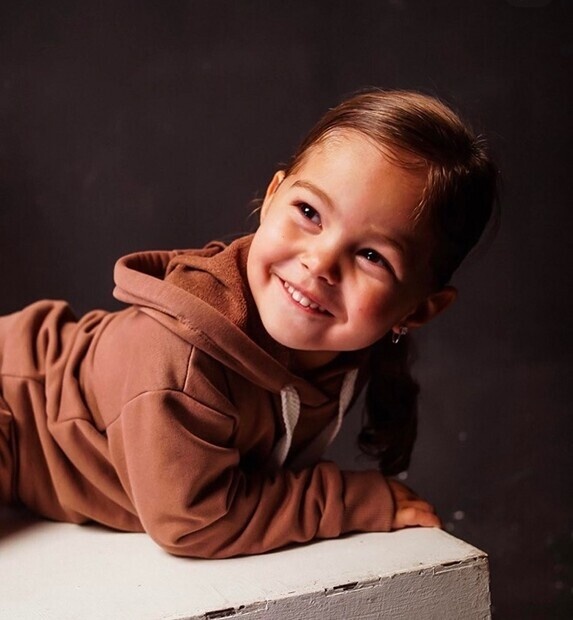 Model. Brand LittelKed Model. Brand LittelKed