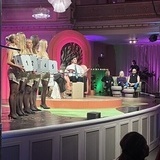 På scen som glitterflicka