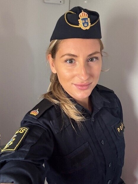 Polis