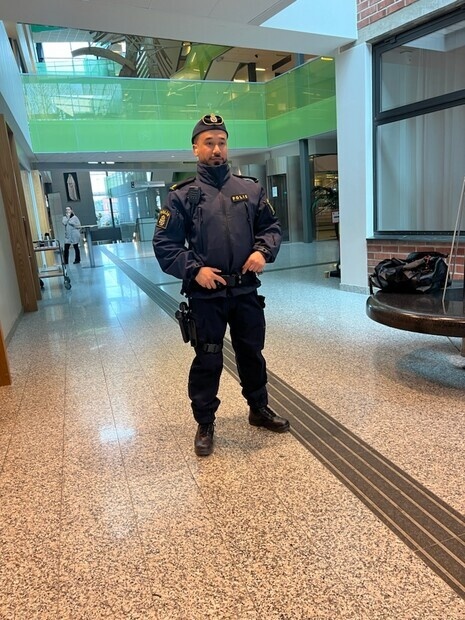 uniformerad polis