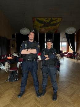Polis