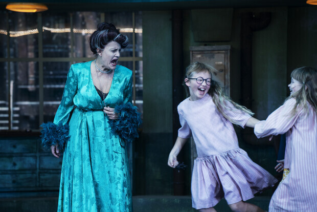 Barnehjemsbarnet Kate i Annie