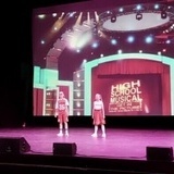 Hedda spiller Gabriella og synger på Chateau Neuf Hedda spiller Gabriella og synger på Chateau Neuf