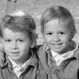 Sort hvitt av tvillingene