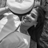 Liggande ? Svartvitt Liggande ? Svartvitt