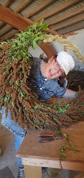 Kreativ frivillig blomster utstilling