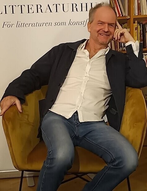 Framträdande vid poesiuppläsning