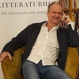 Framträdande vid poesiuppläsning