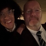 Fest på jobben og Beharie spiller