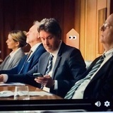 Oppdresset og sigen i kjedelig møte Oppdresset og sigen i kjedelig møte