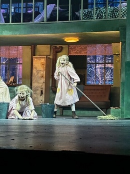 Molly i Annie på Folketeateret Molly i Annie på Folketeateret