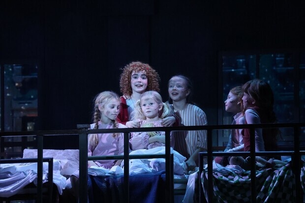 Annie, Folketeateret